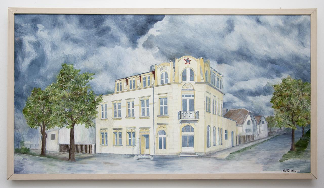 Hotel Modrá hvězda Sadská Exterior foto